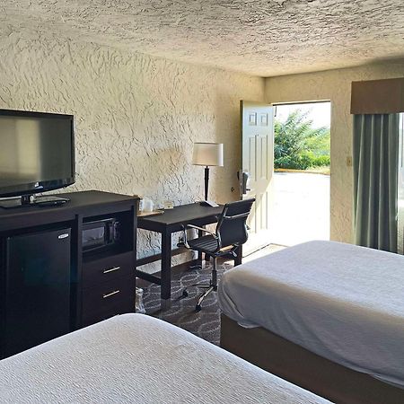 Quality Inn Clinton North Ngoại thất bức ảnh