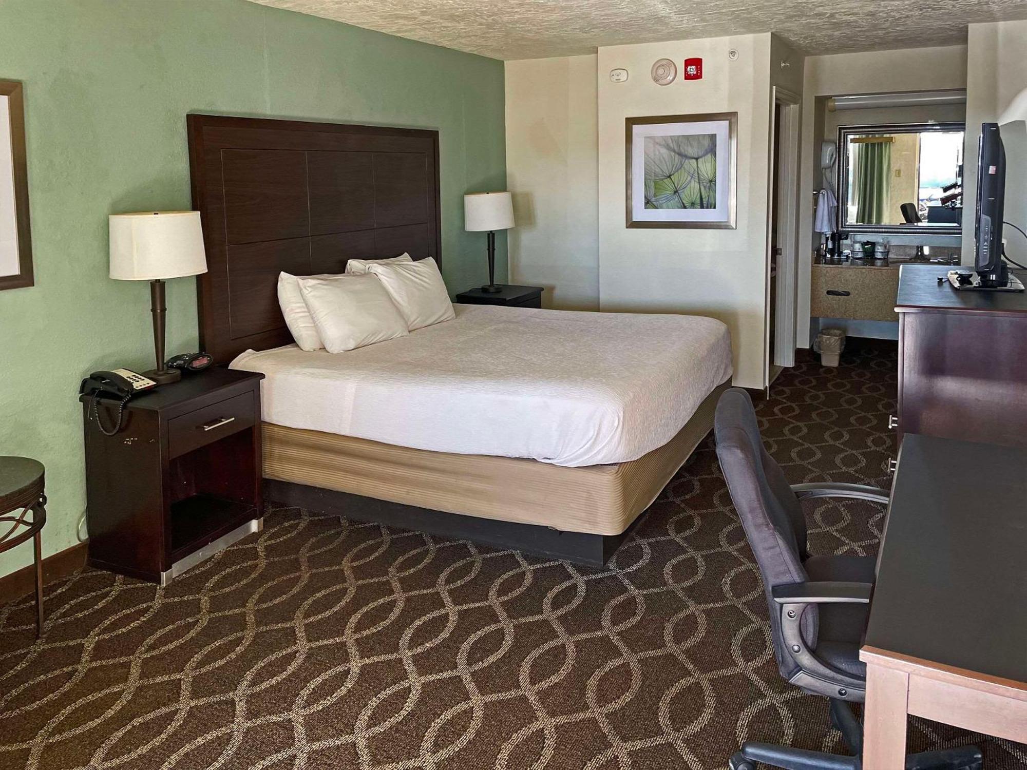 Quality Inn Clinton North Ngoại thất bức ảnh