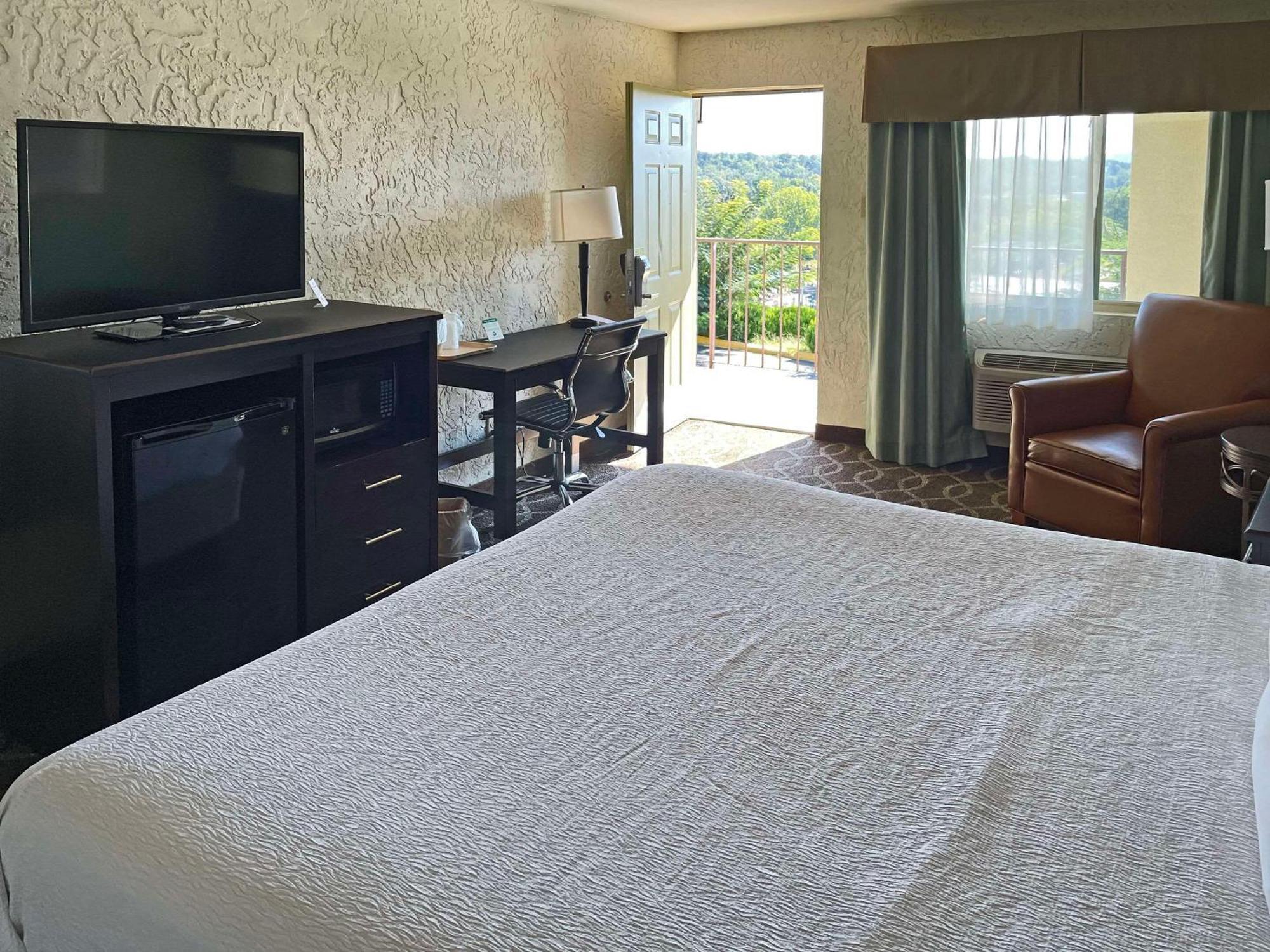 Quality Inn Clinton North Ngoại thất bức ảnh
