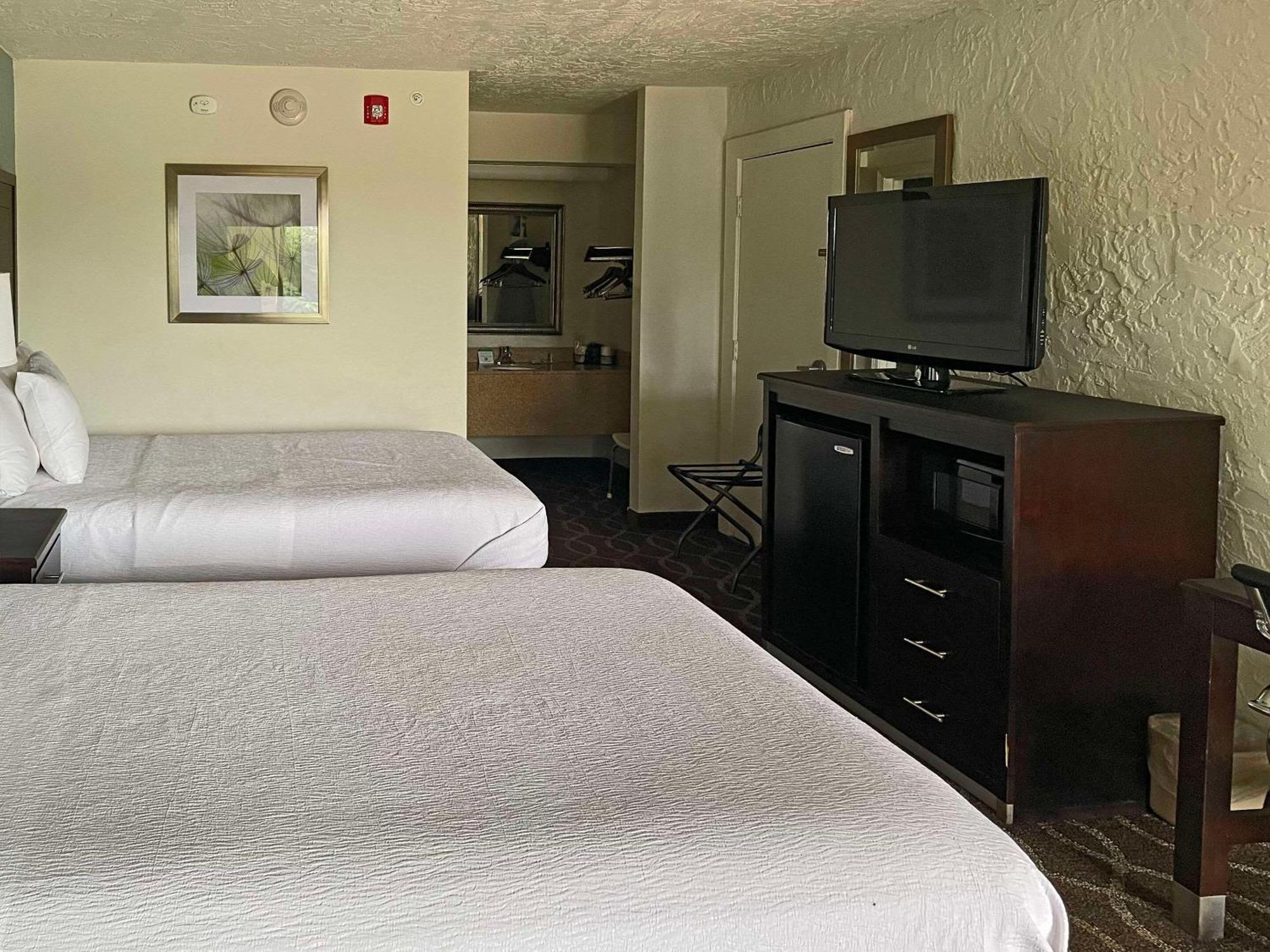 Quality Inn Clinton North Ngoại thất bức ảnh