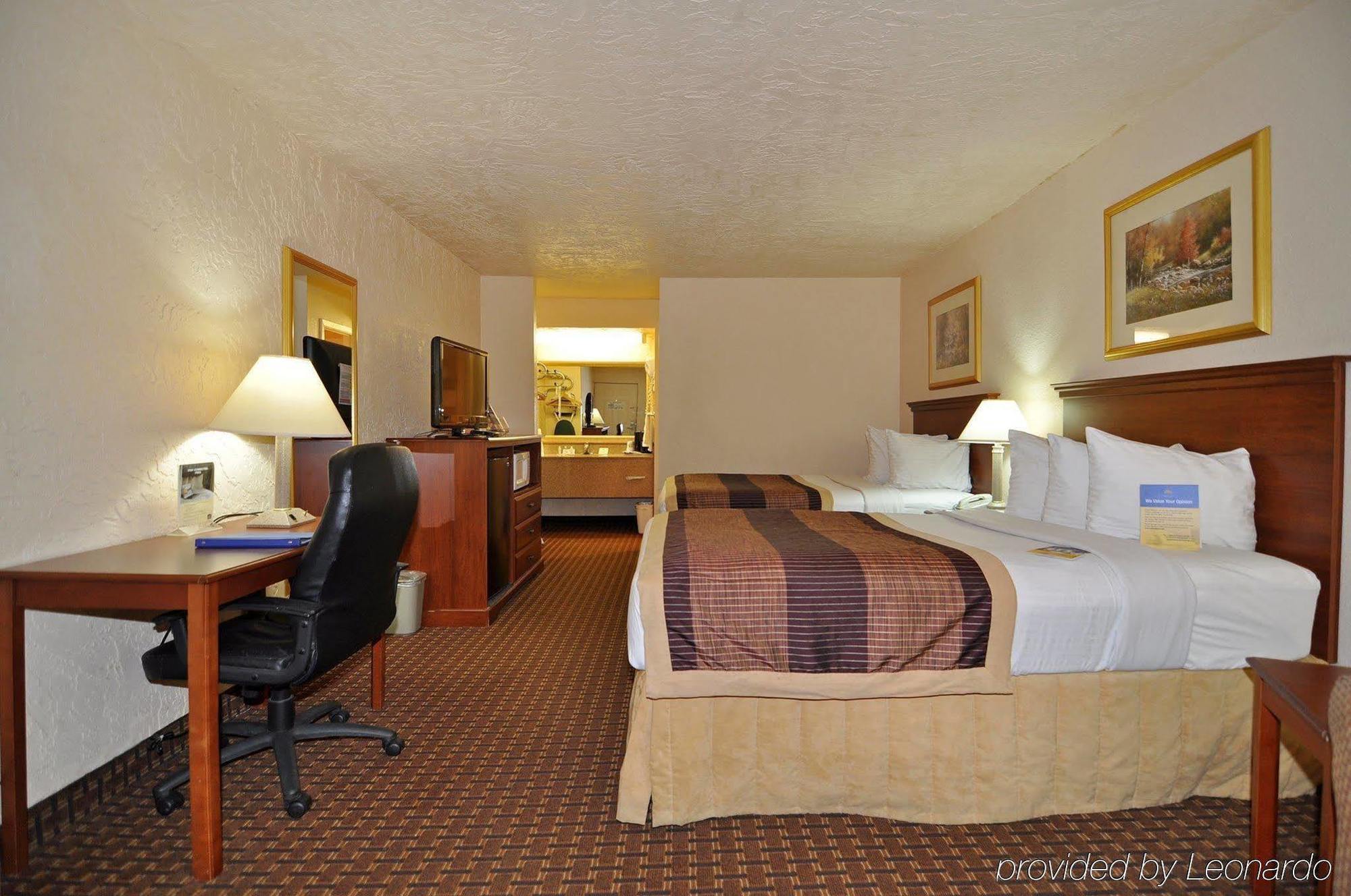Quality Inn Clinton North Ngoại thất bức ảnh
